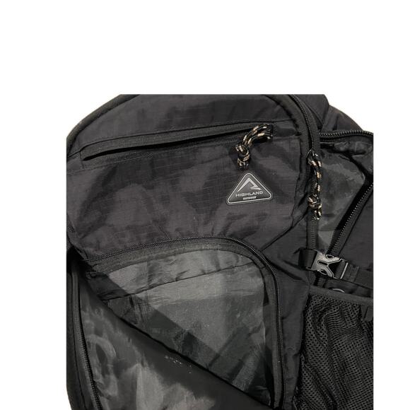 Highland Outdoor Padded Computer Black Backpack XL - Picture 4 of 6